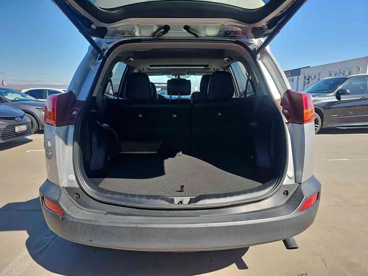 TOYOTA RAV4 - 10