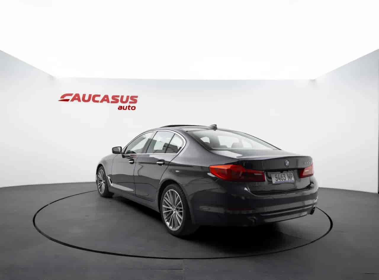 BMW 5-Series - 6