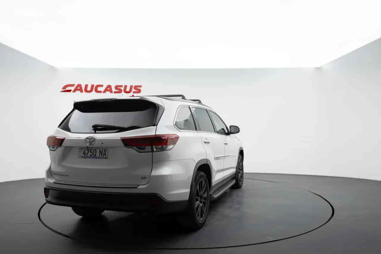 TOYOTA Highlander - 4