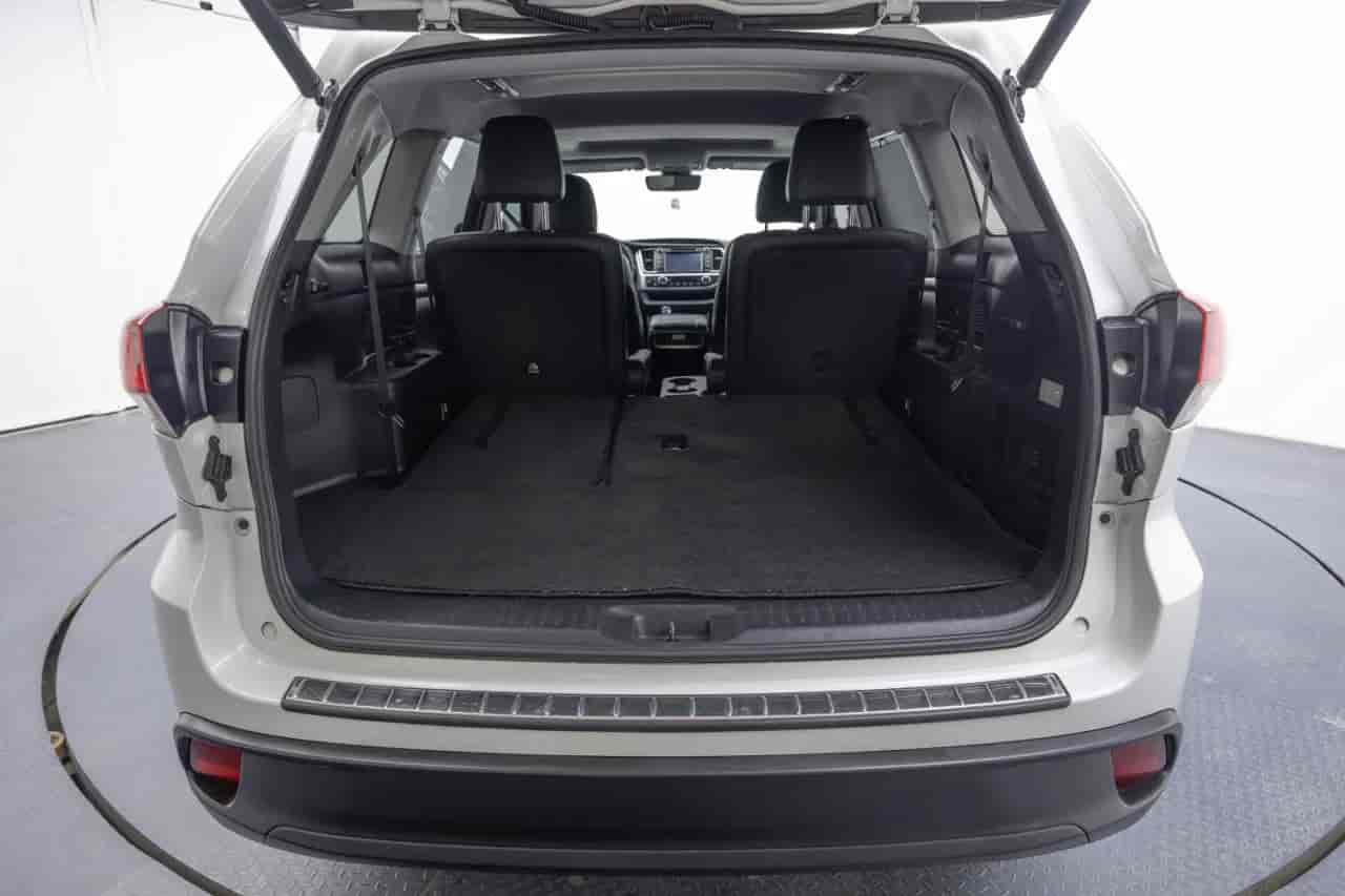 TOYOTA Highlander - 7