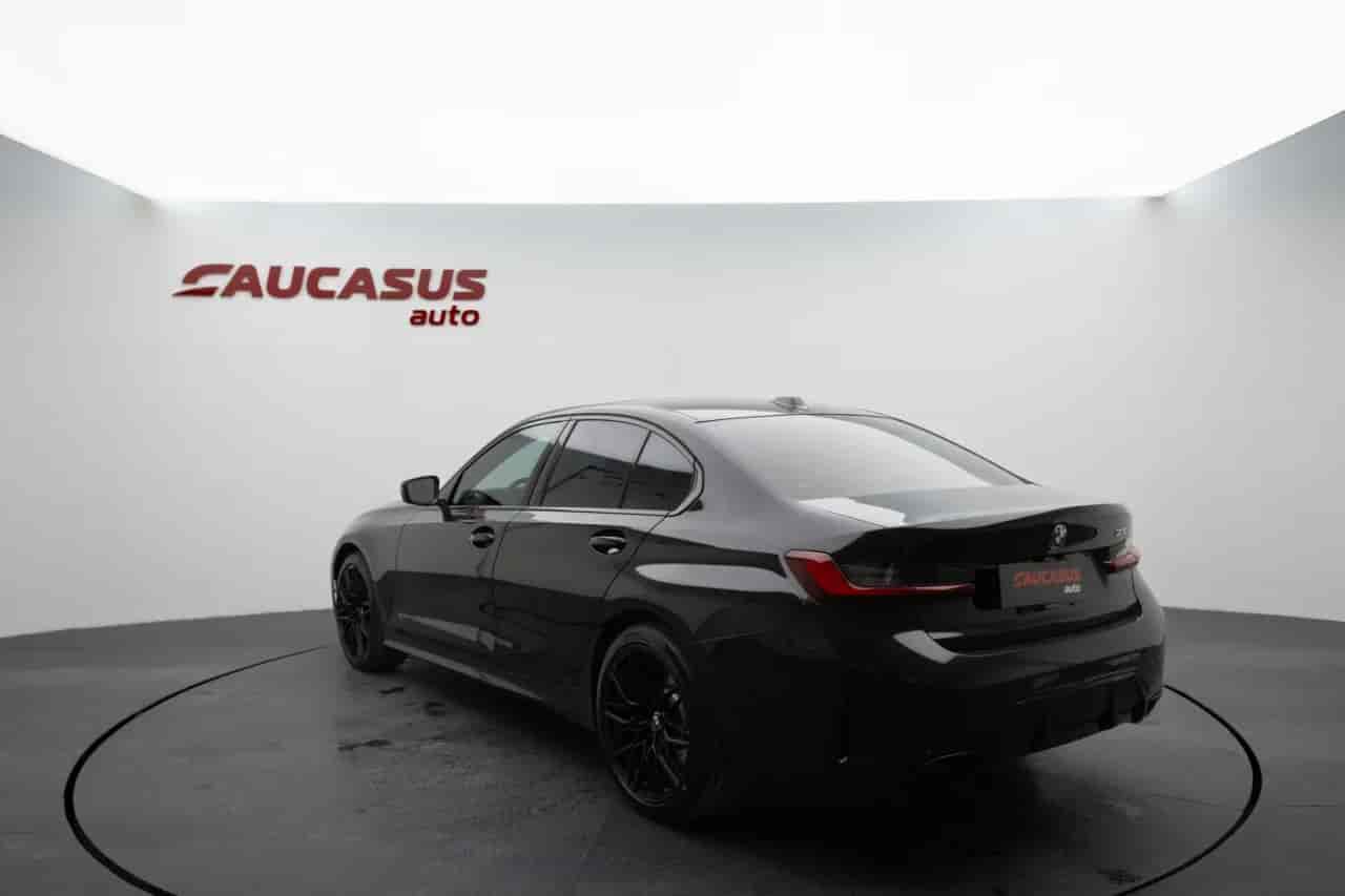BMW 3-Series - 4