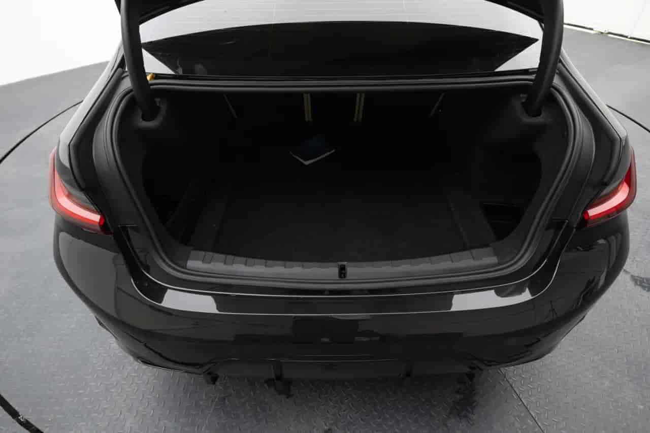 BMW 3-Series - 8