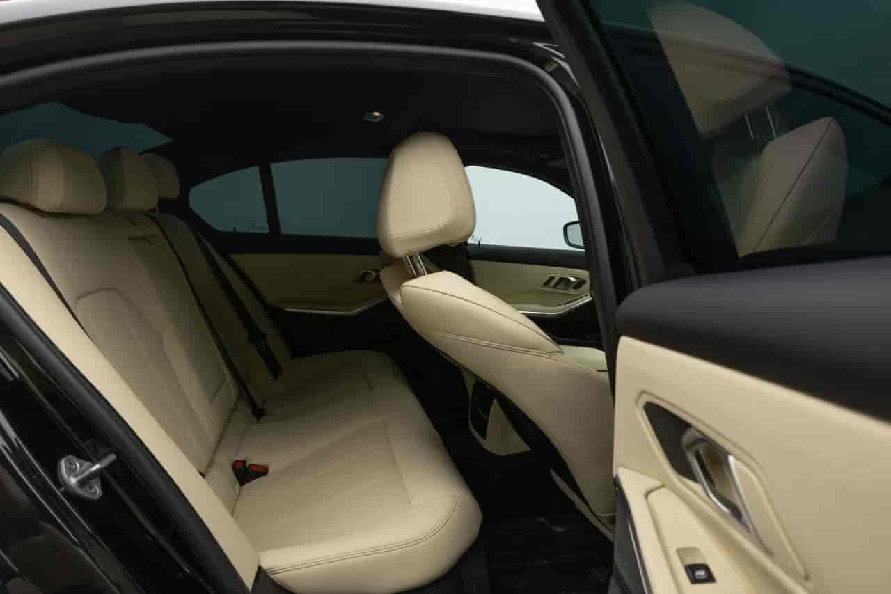 BMW 3-Series - 9