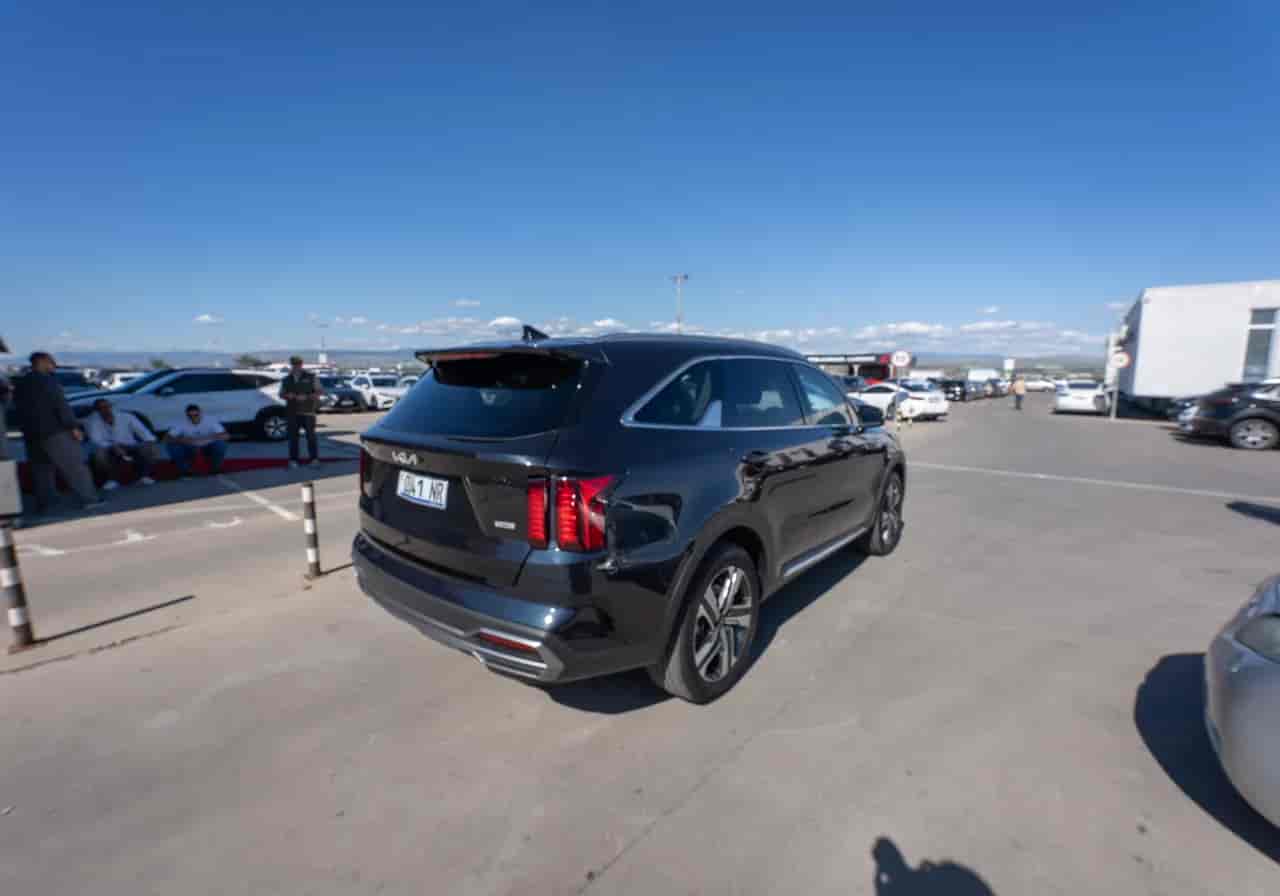 KIA Sorento - 4
