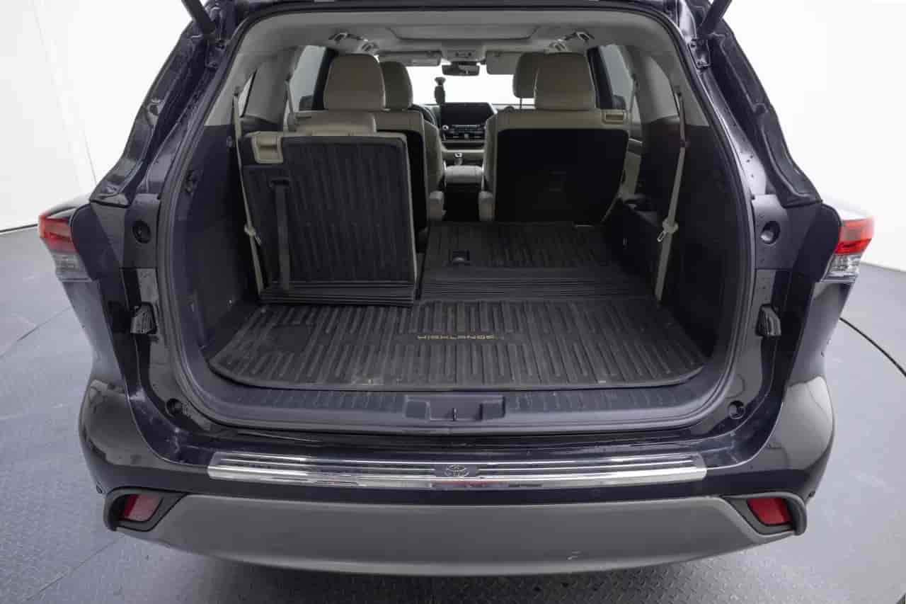 TOYOTA Highlander - 7