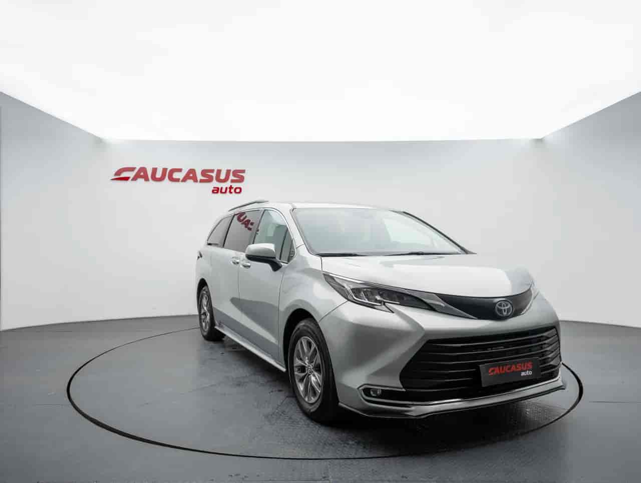 TOYOTA Sienna - 3