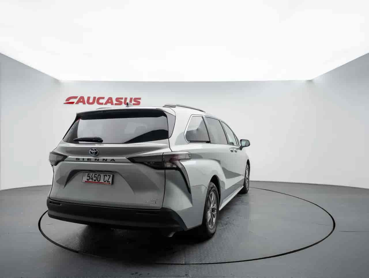 TOYOTA Sienna - 4
