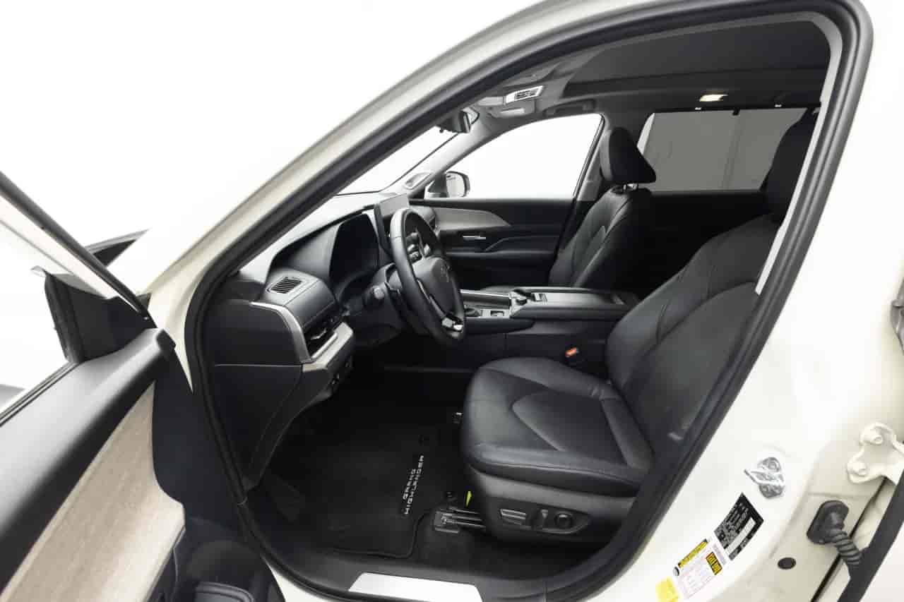 TOYOTA Grand Highlander - 10