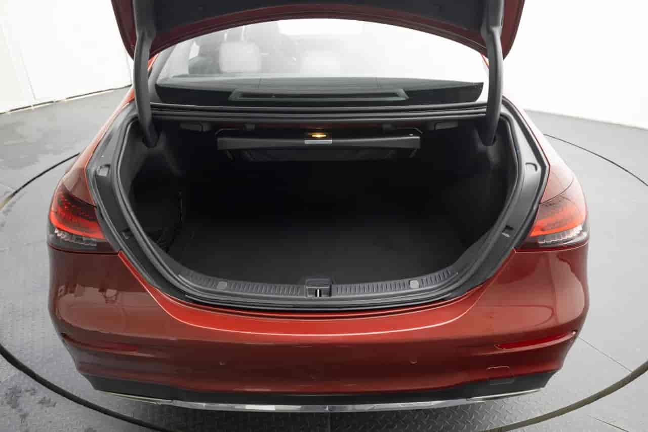 MERCEDES-BENZ E-Class - 7