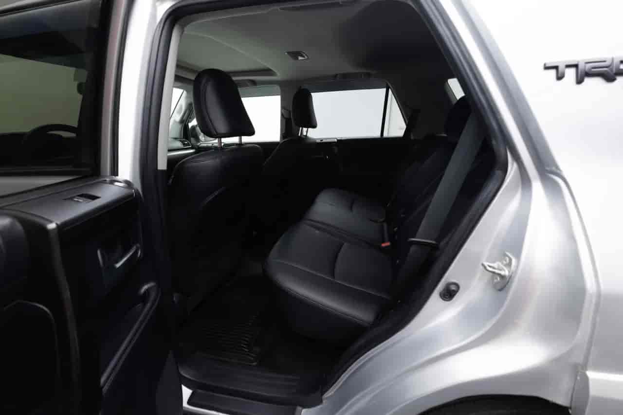 TOYOTA 4Runner - 8