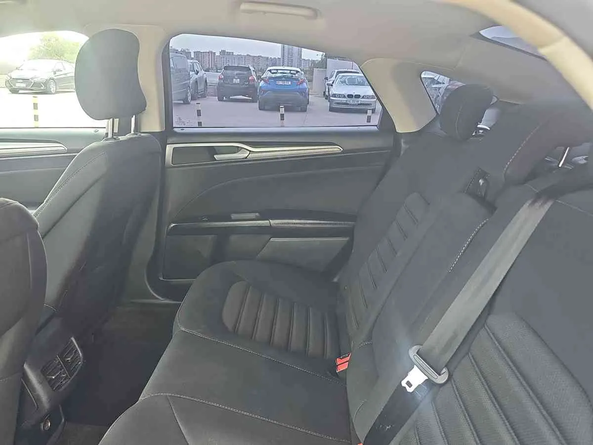 FORD Fusion - 7