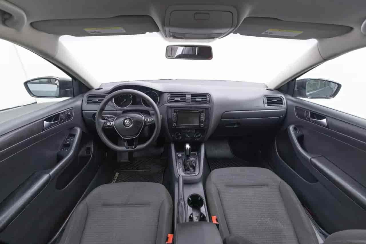 VOLKSWAGEN Jetta - 9