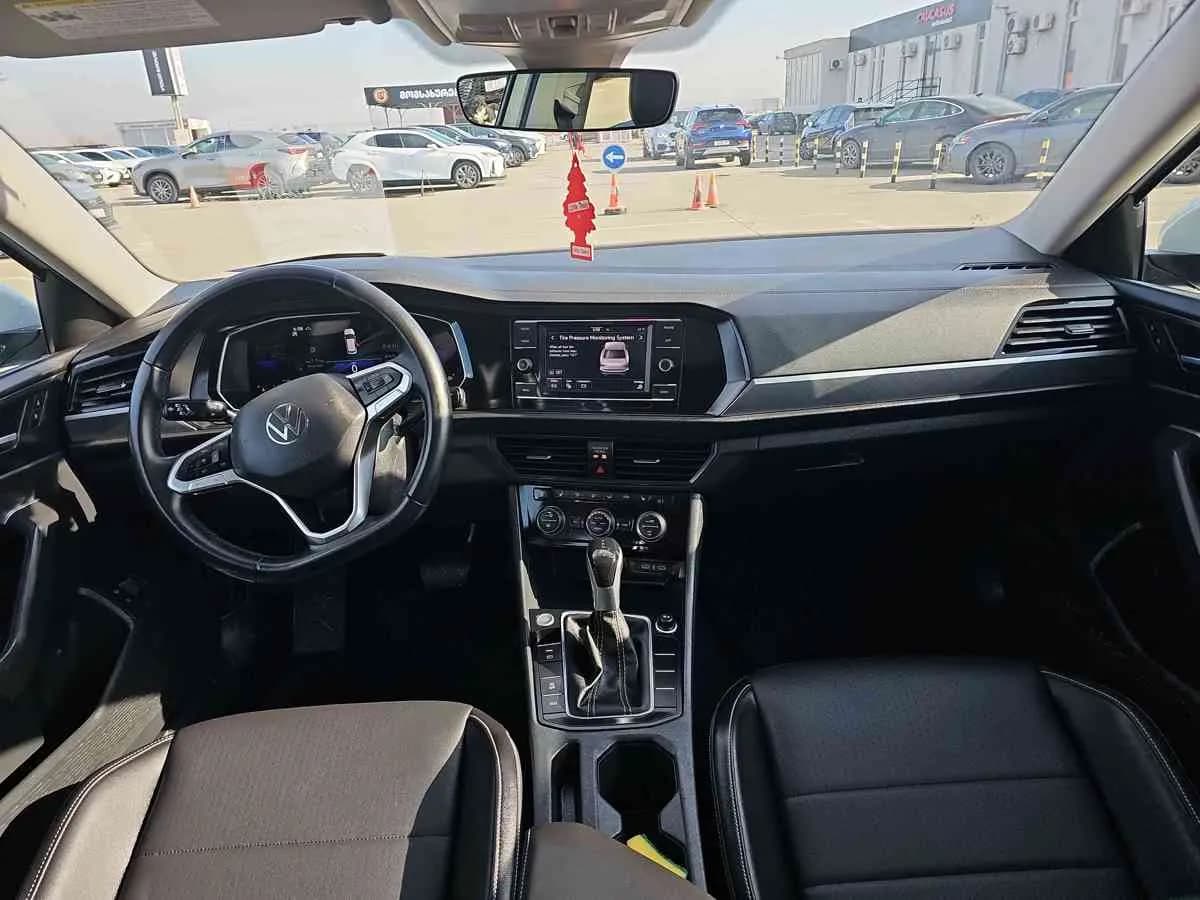 VOLKSWAGEN Jetta - 6