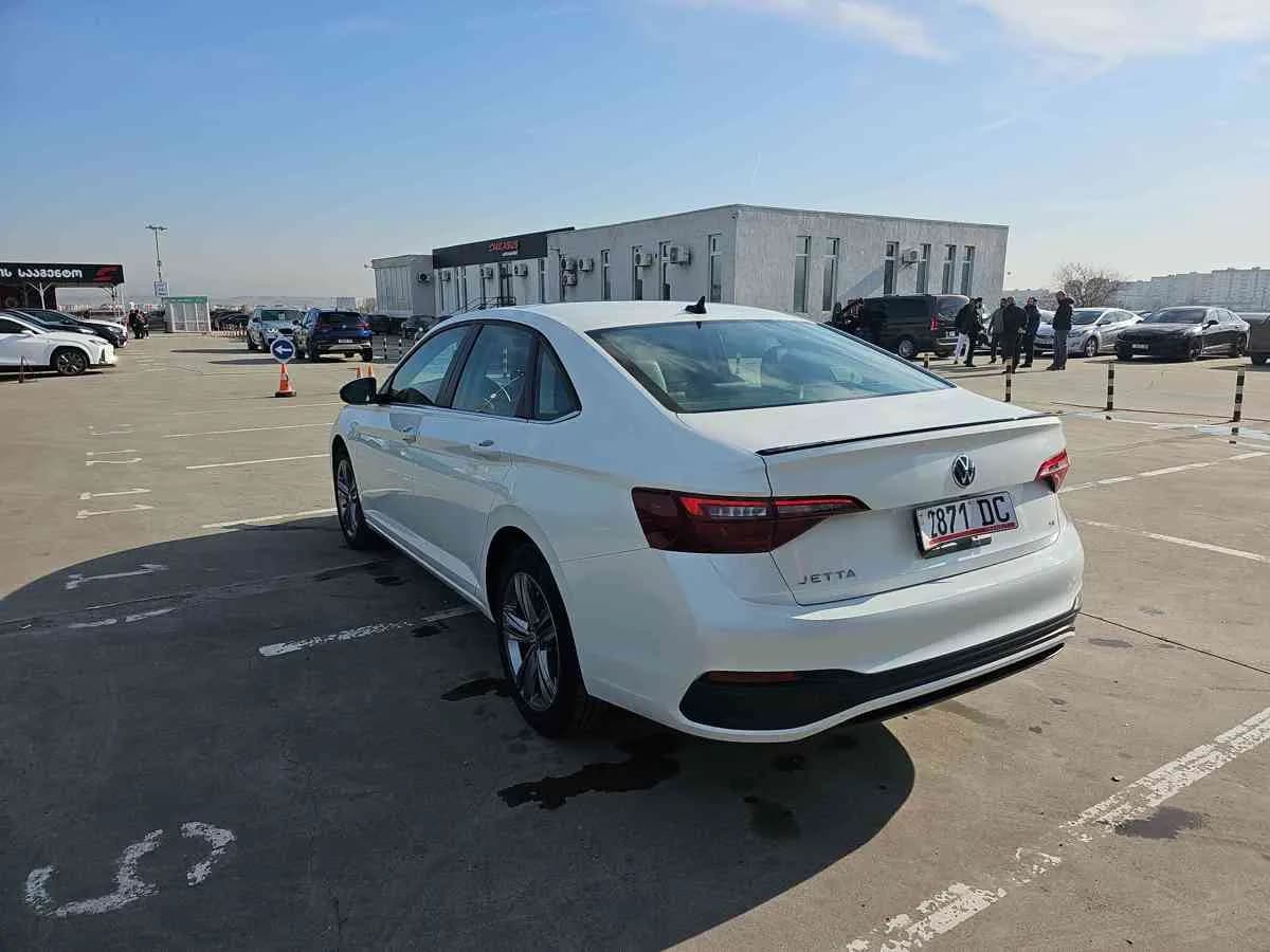 VOLKSWAGEN Jetta - 9