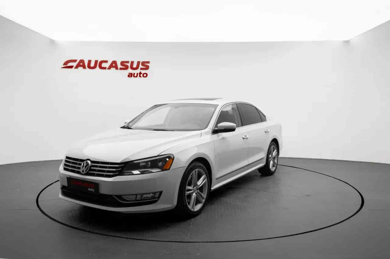 VOLKSWAGEN Passat - 1
