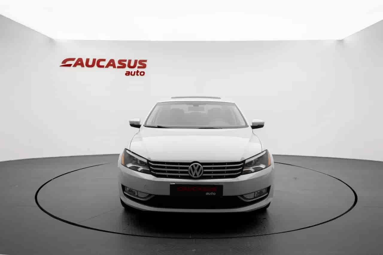 VOLKSWAGEN Passat - 2