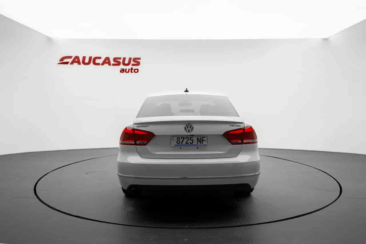 VOLKSWAGEN Passat - 5
