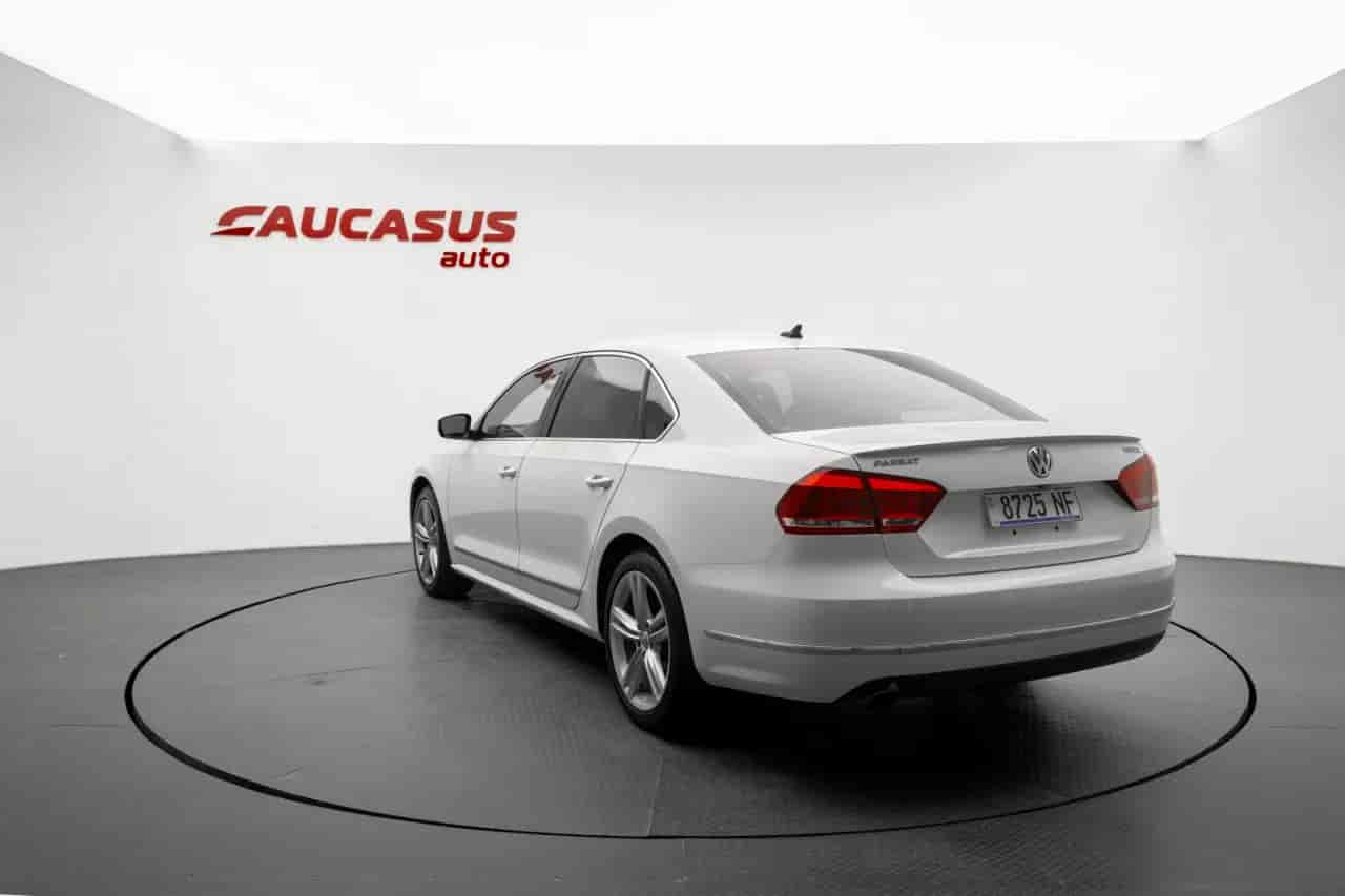VOLKSWAGEN Passat - 6