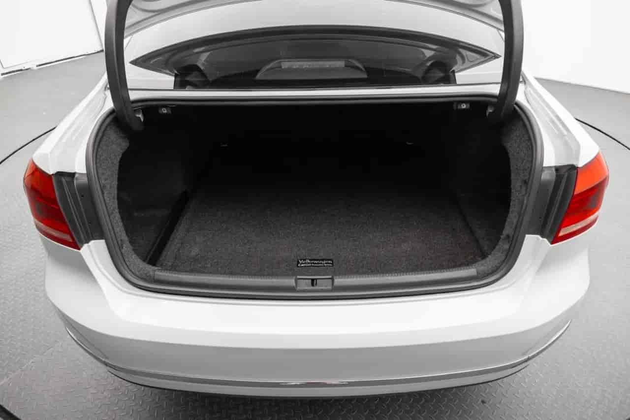 VOLKSWAGEN Passat - 7