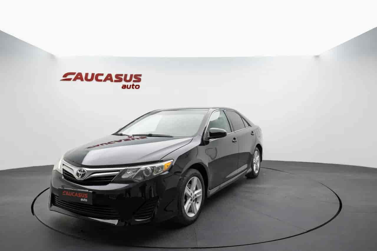 TOYOTA Camry - 1
