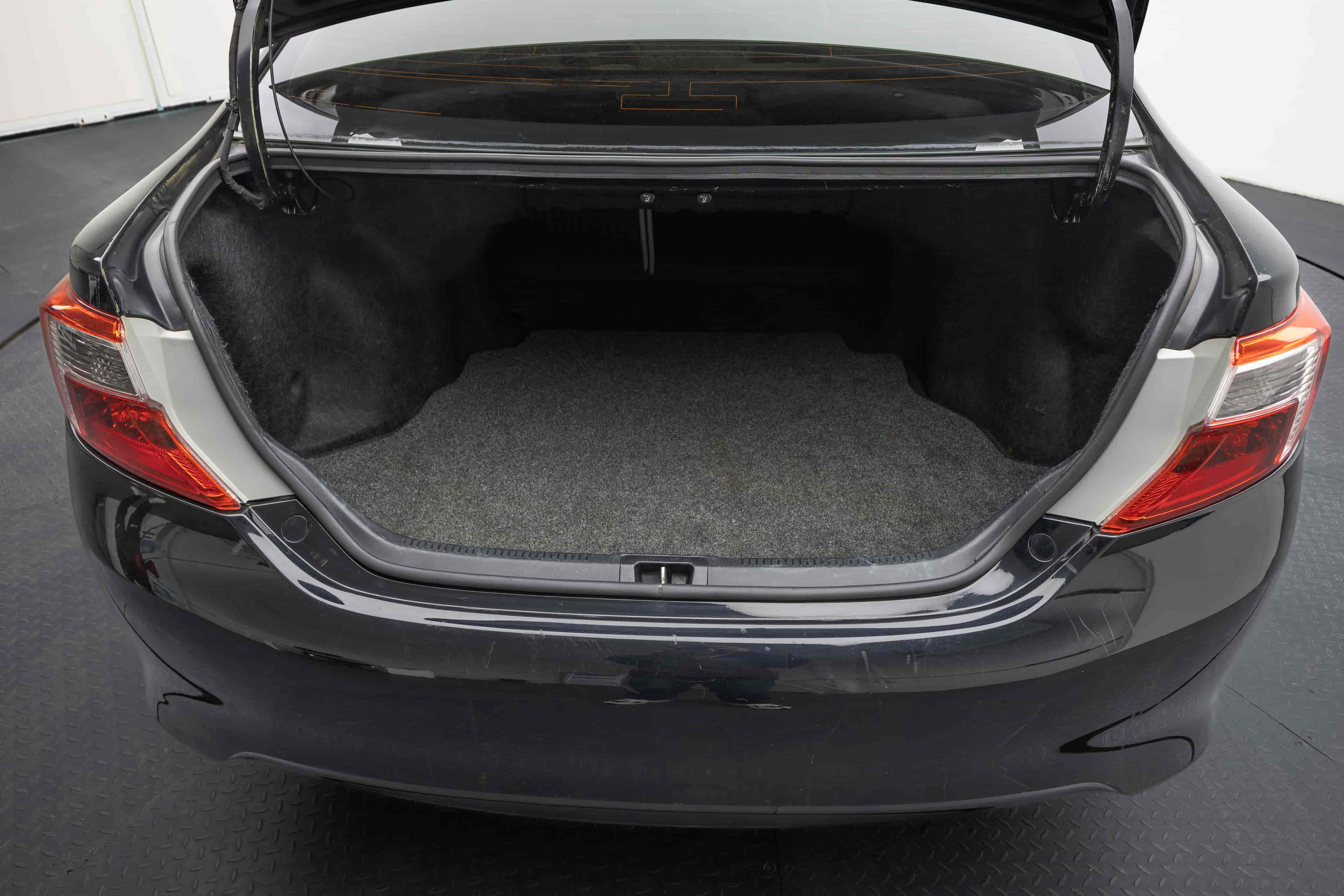 TOYOTA Camry - 8