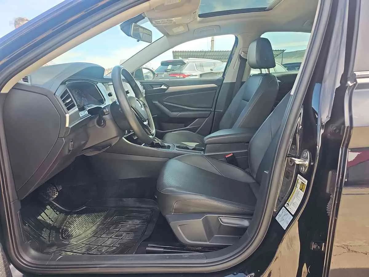 VOLKSWAGEN Jetta - 10
