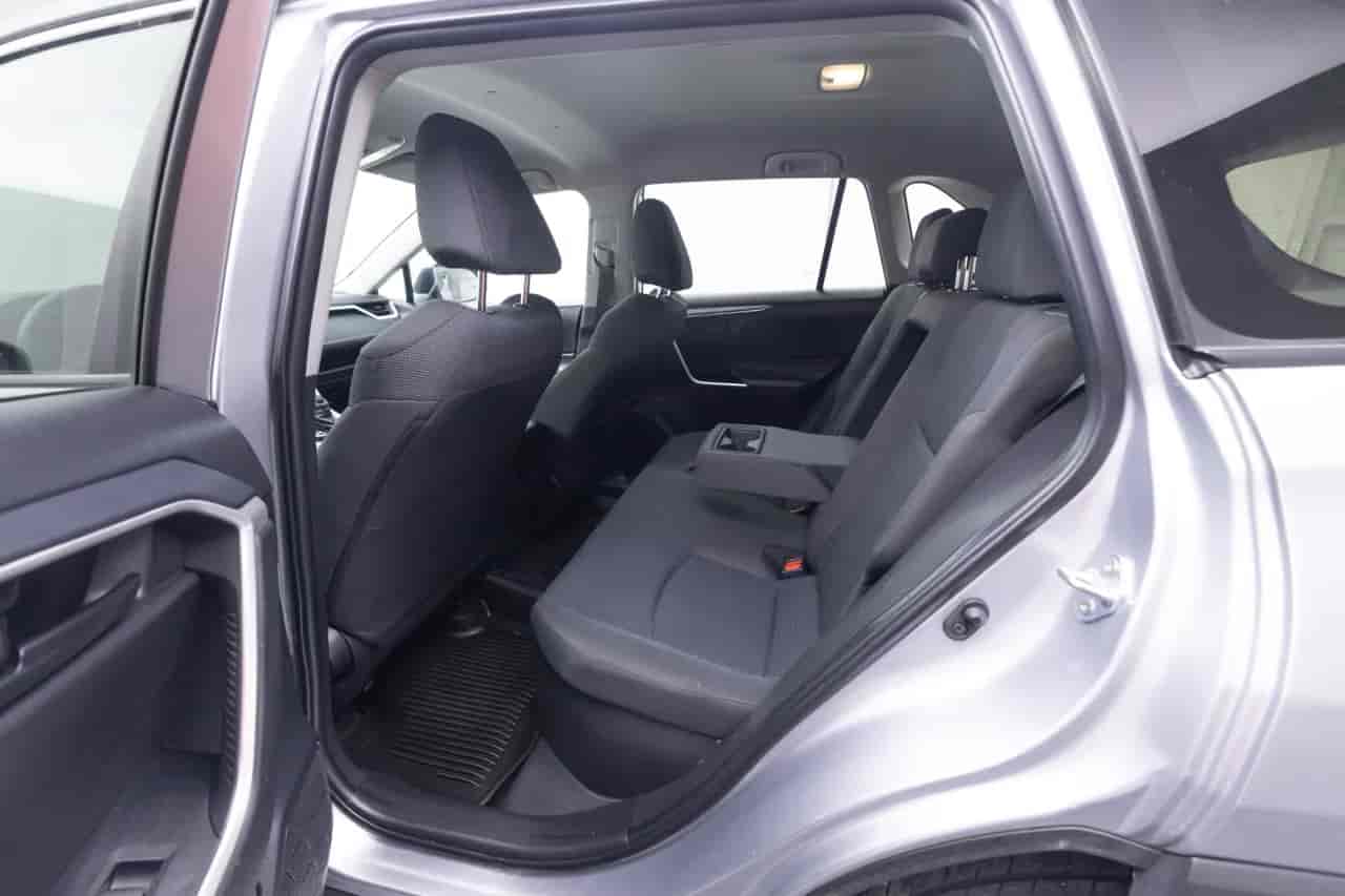 TOYOTA RAV4 - 8