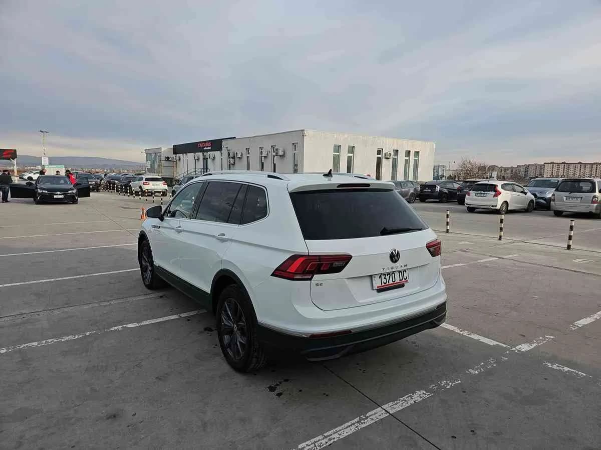 VOLKSWAGEN Tiguan - 9