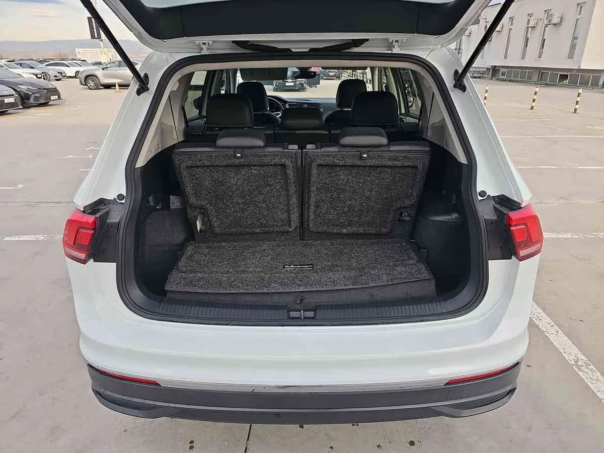 VOLKSWAGEN Tiguan - 10