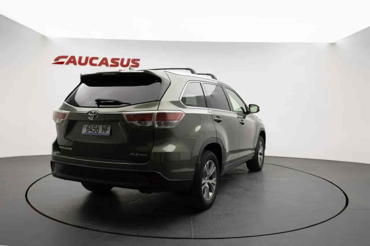 TOYOTA Highlander - 4
