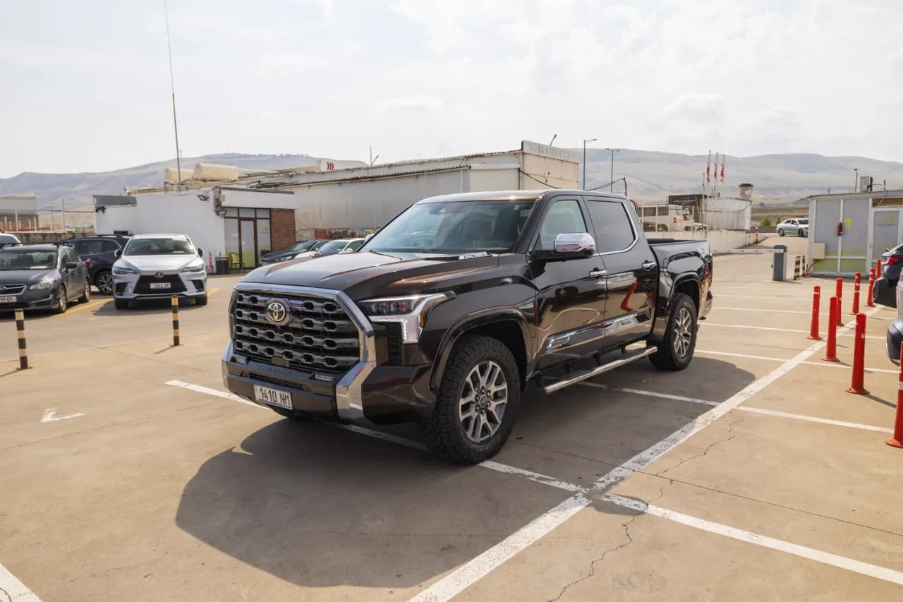 2023 TOYOTA Tundra