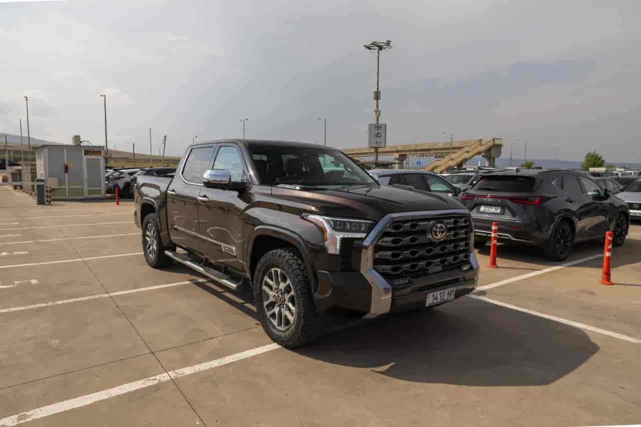 TOYOTA Tundra - 3