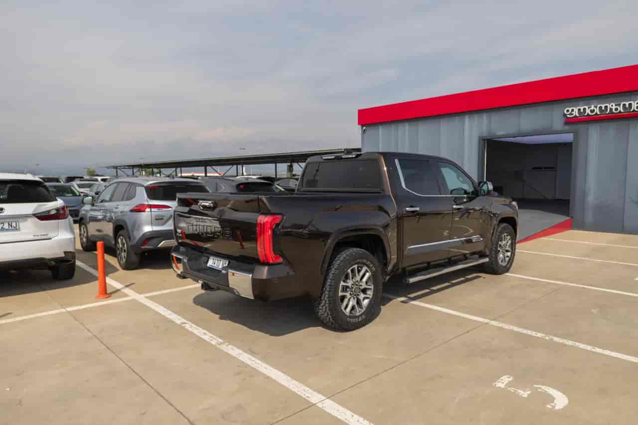 TOYOTA Tundra - 4