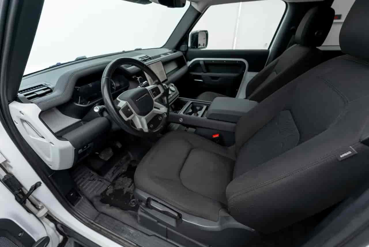 LAND ROVER Defender - 8