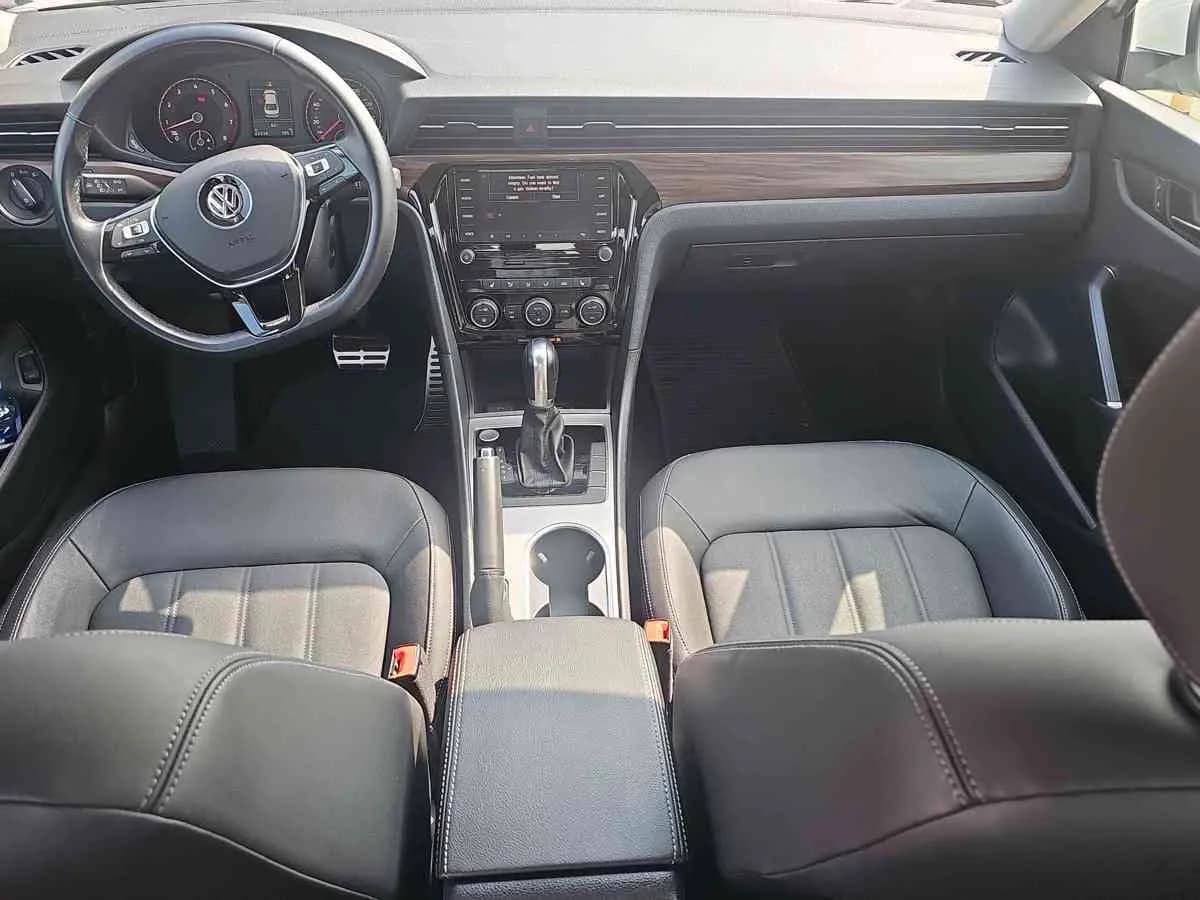 VOLKSWAGEN Passat - 8