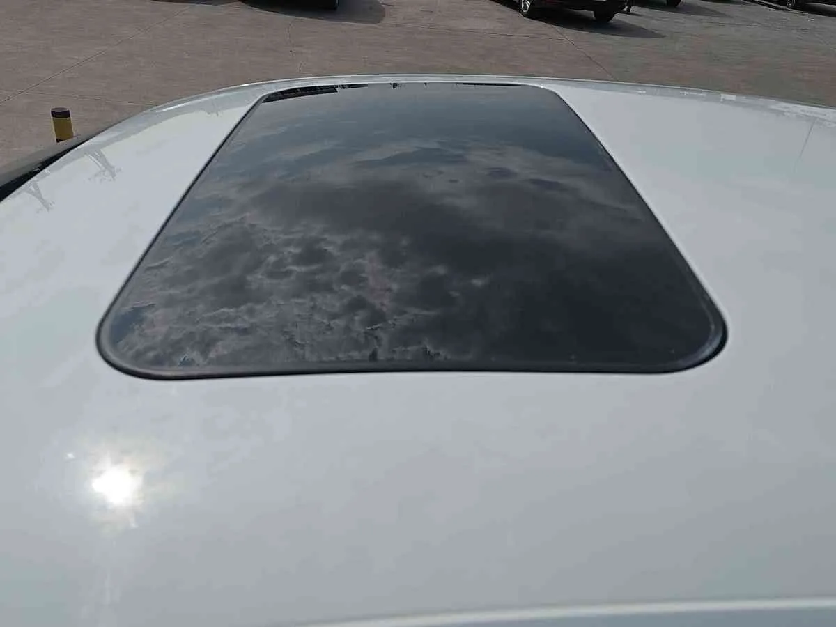 VOLKSWAGEN Passat - 9