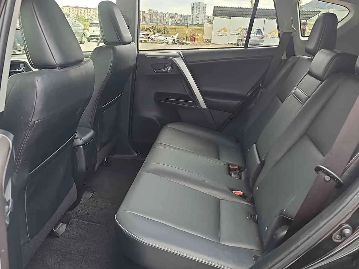 TOYOTA RAV4 - 7