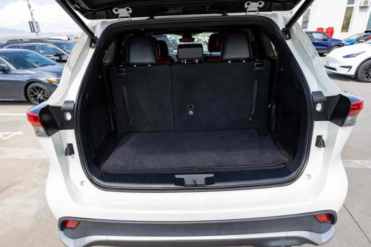 TOYOTA Highlander - 7