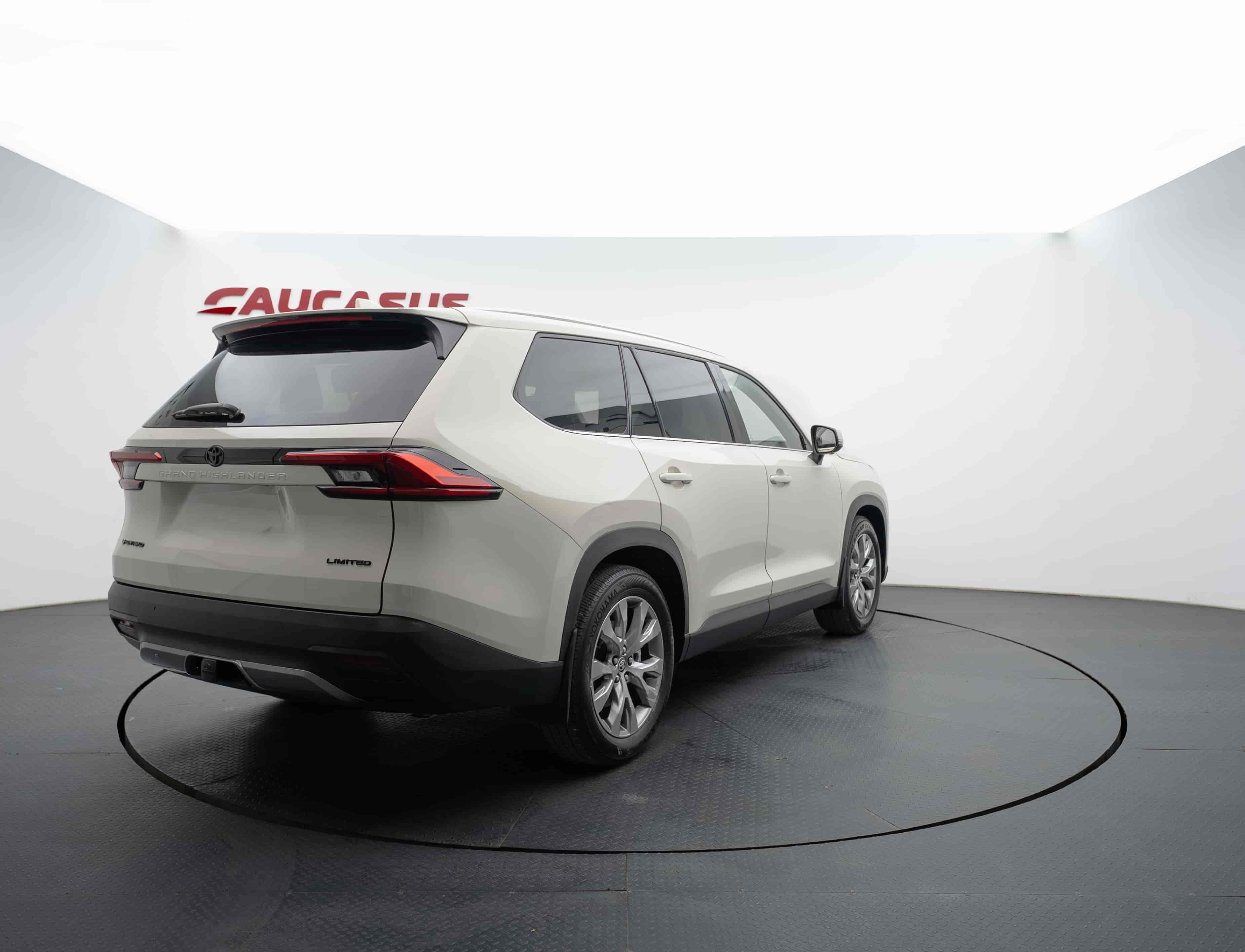 TOYOTA Grand Highlander - 4