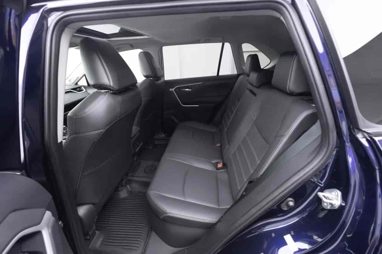 TOYOTA RAV4 - 8
