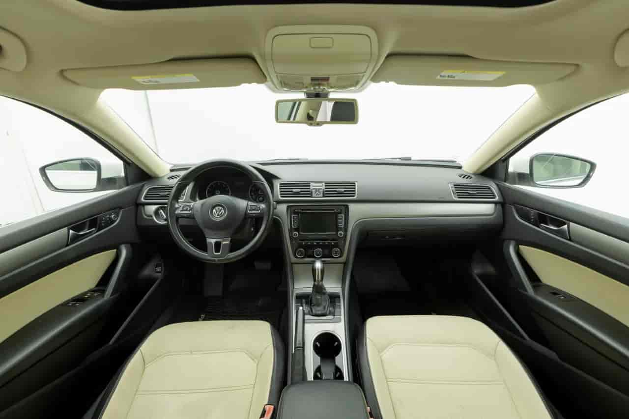VOLKSWAGEN Passat - 3