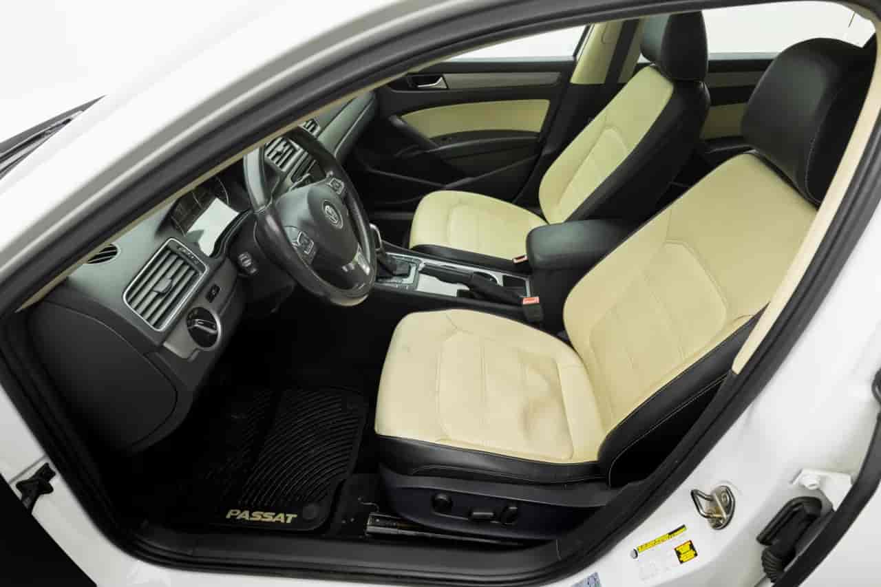 VOLKSWAGEN Passat - 4