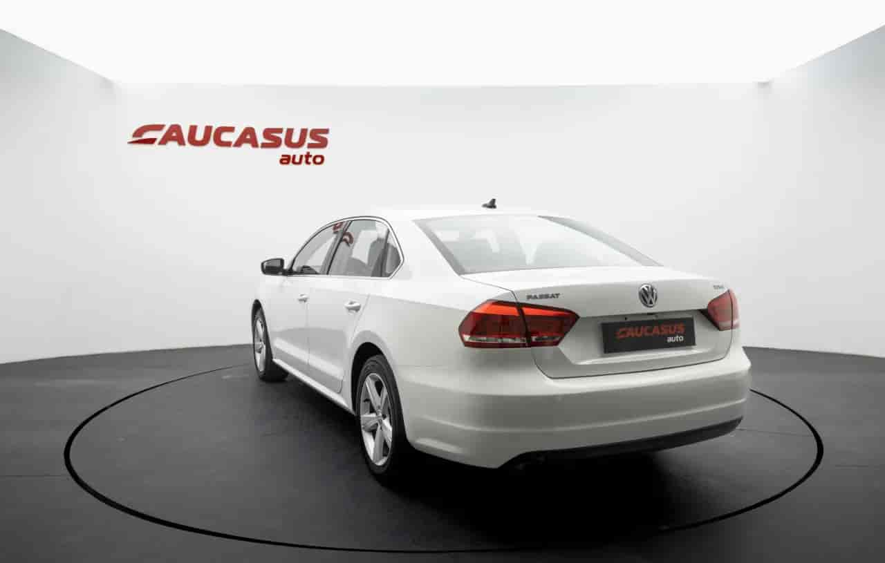 VOLKSWAGEN Passat - 6