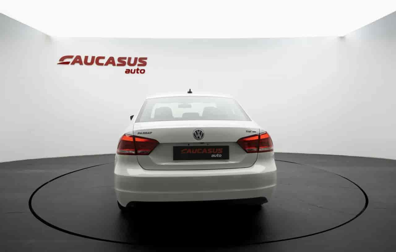 VOLKSWAGEN Passat - 8