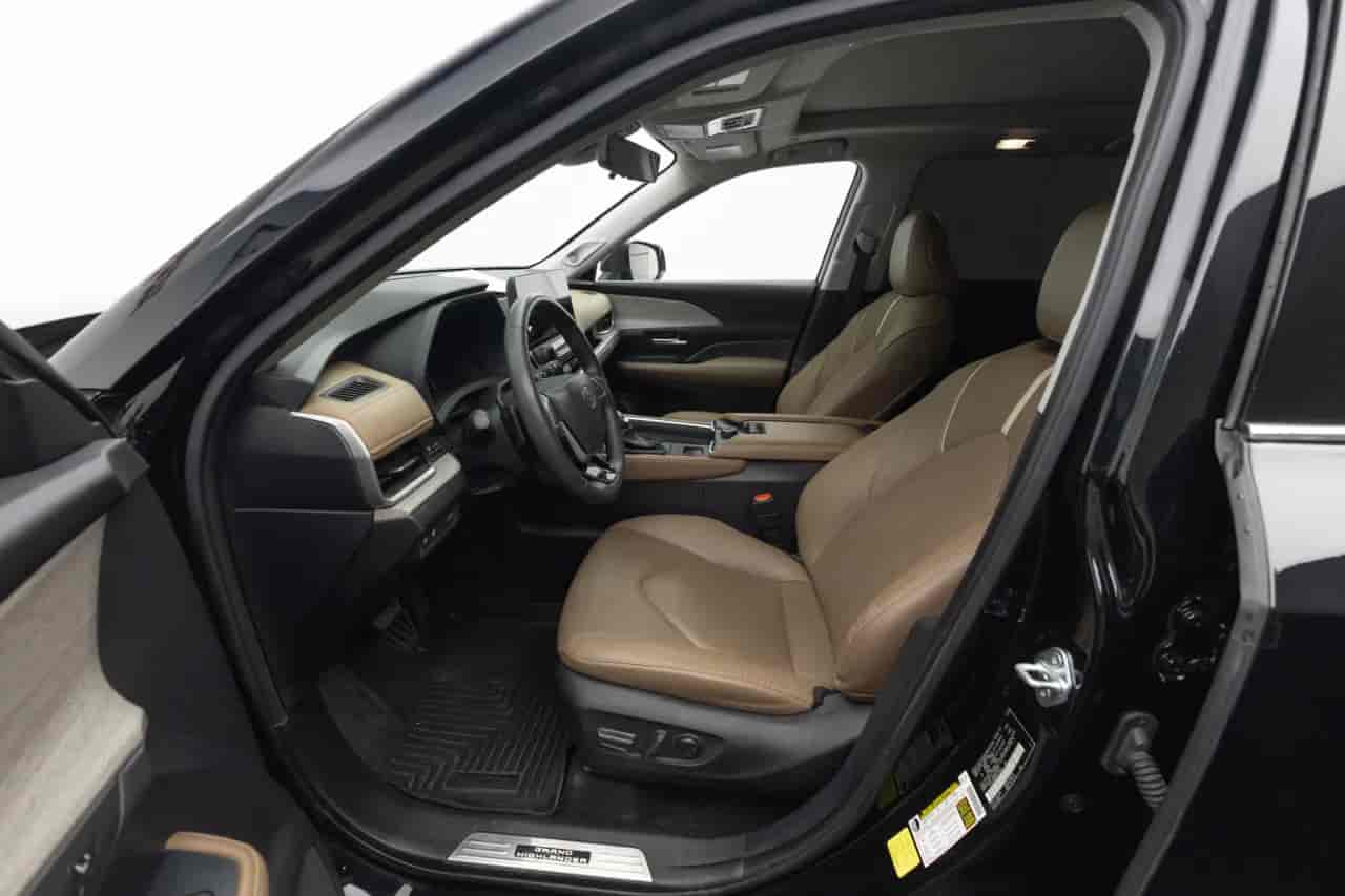 TOYOTA Grand Highlander - 10