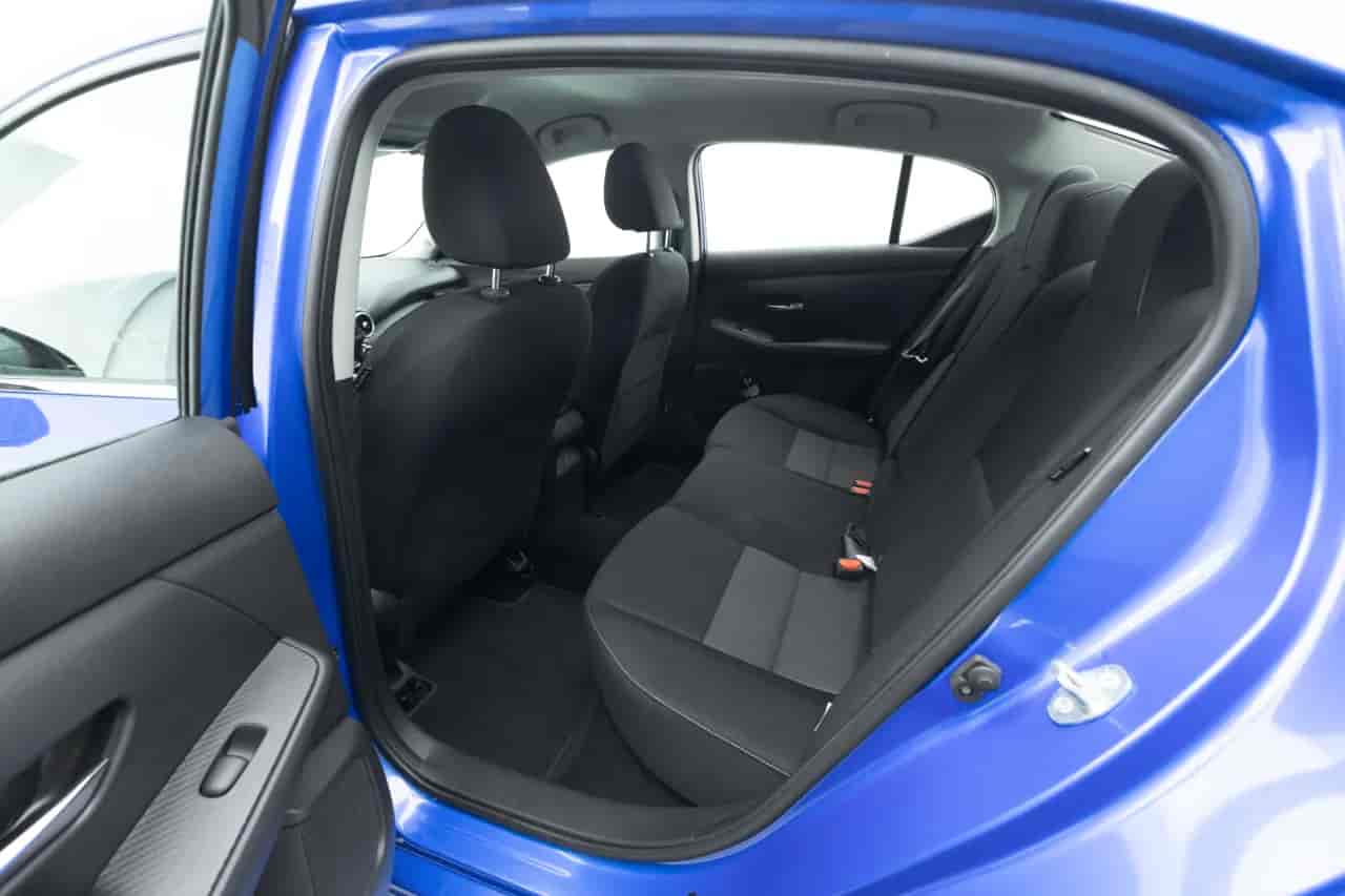 NISSAN Sentra - 8
