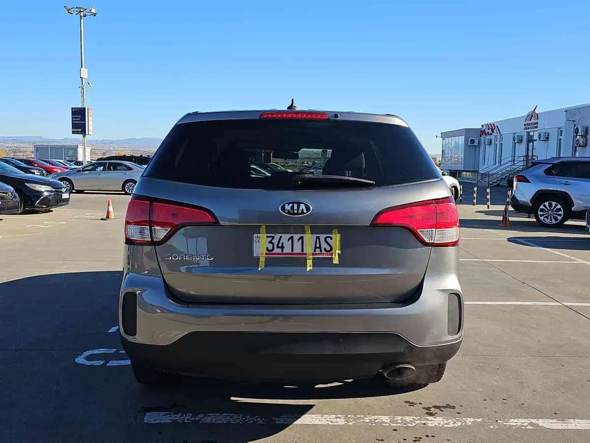 KIA Sorento - 5