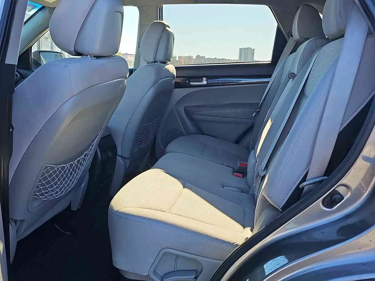 KIA Sorento - 7