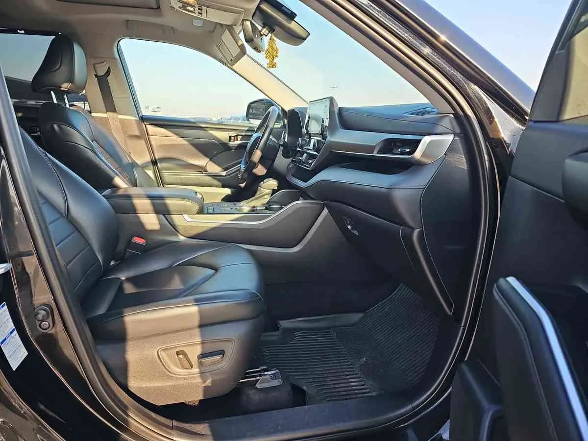 TOYOTA Highlander - 4