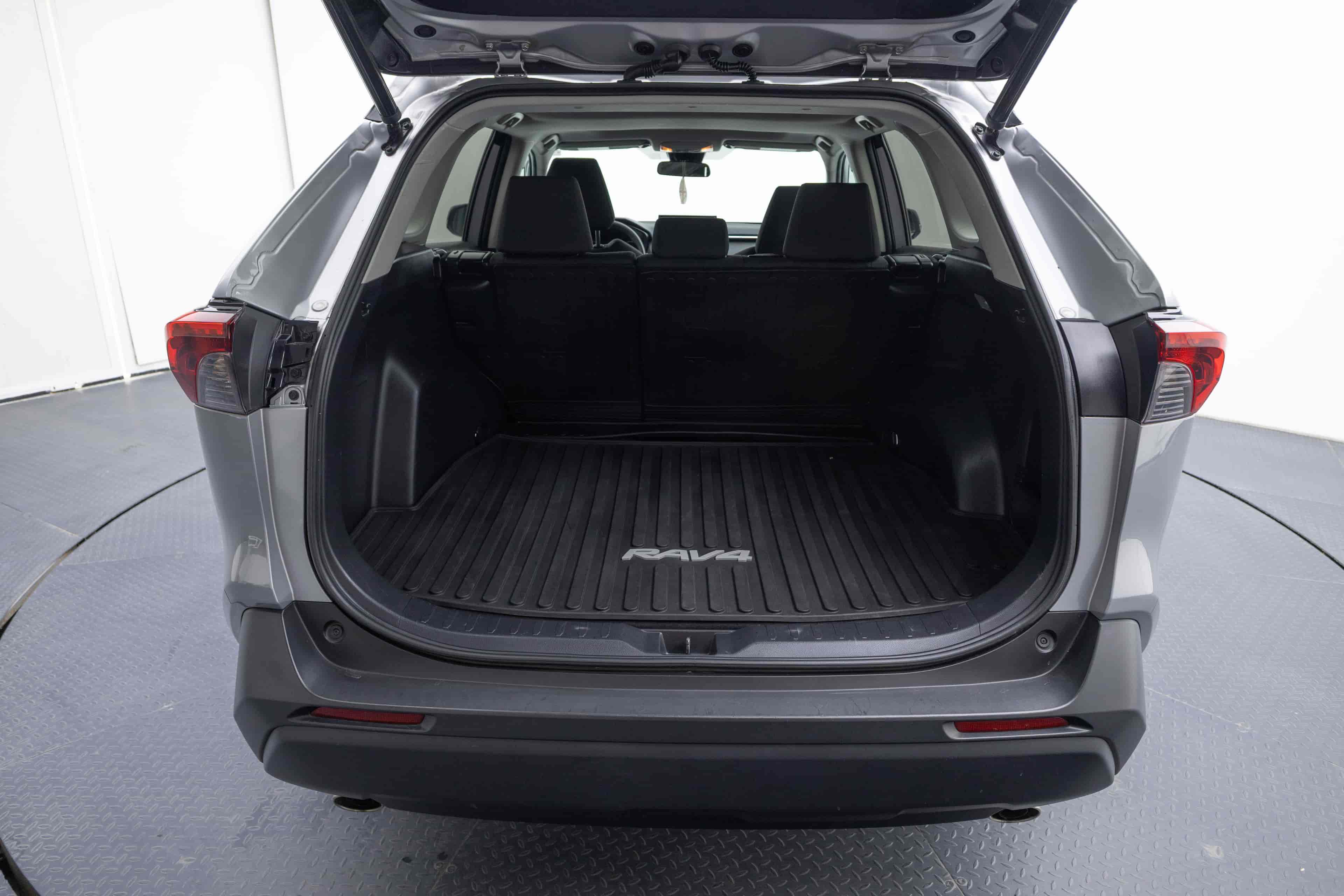 TOYOTA RAV4 - 7